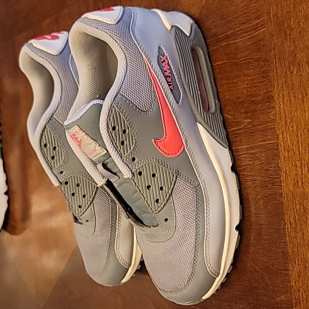 Nike Grey and pink air max. Size 7Y